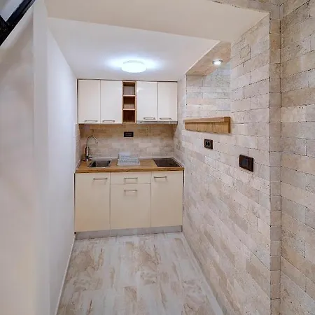 Kaliopi Apartment *